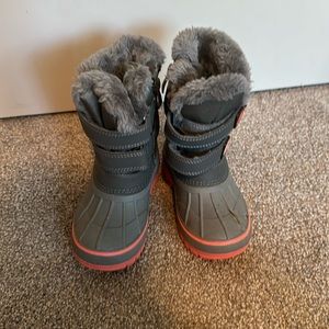 Kids snow boots, strange and grey. Like new